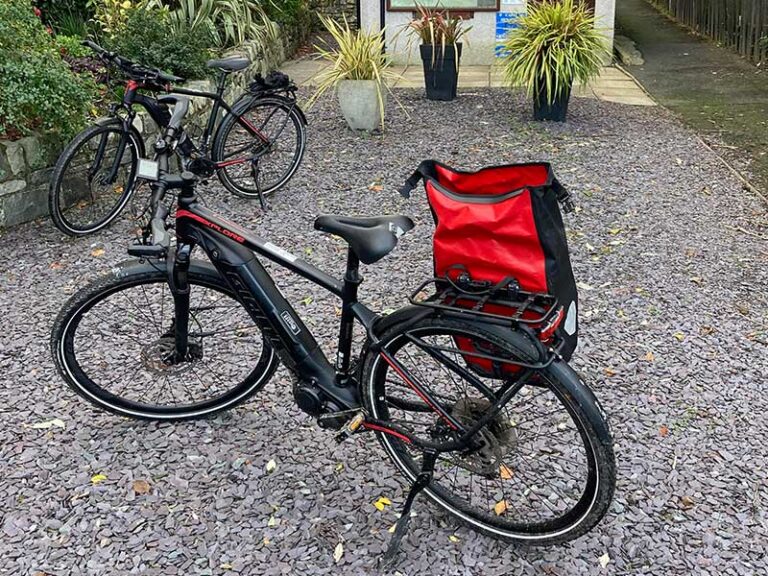 Hybrid / Touring E-Bike 3 Hybrid touring Bike at Bike Wales
